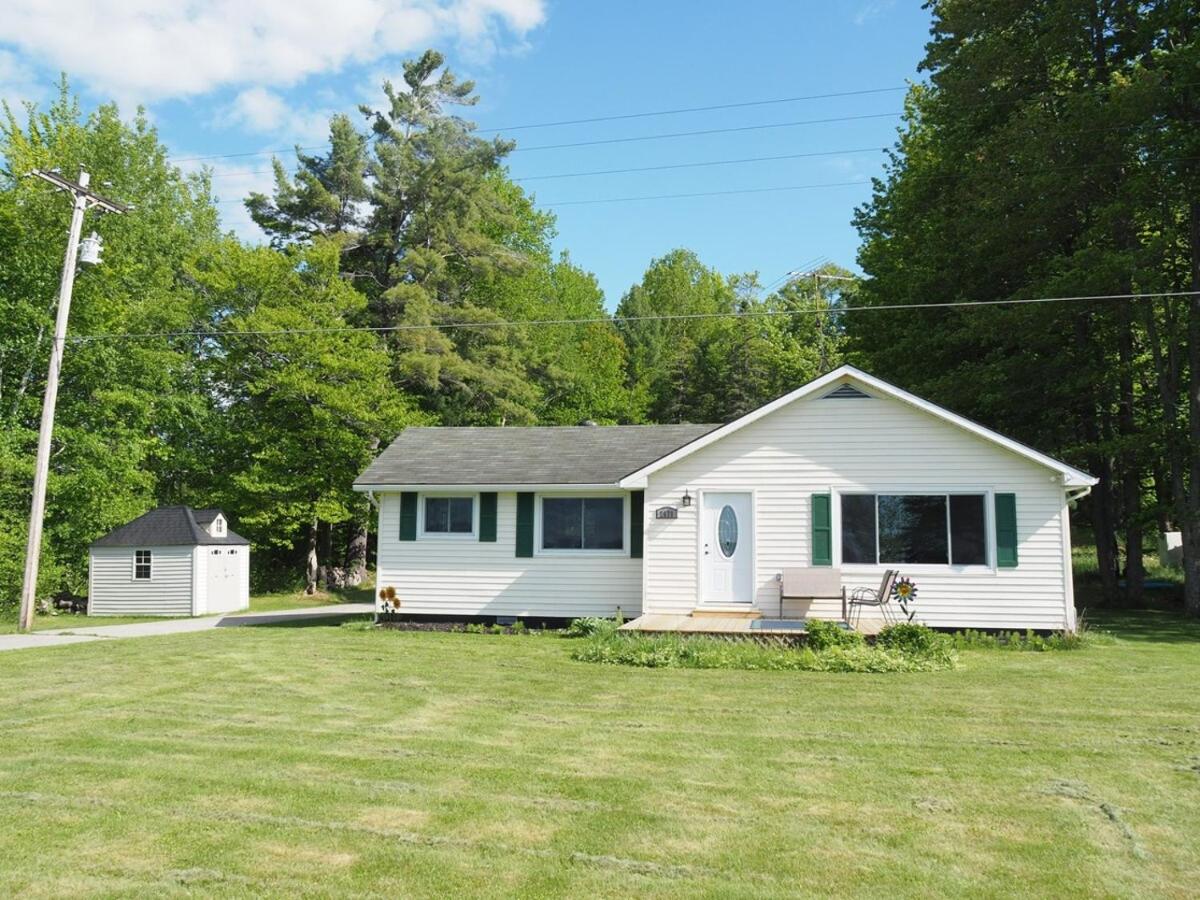 Manist-easy - Lakefront With Dock And Kayaks! - B&B
