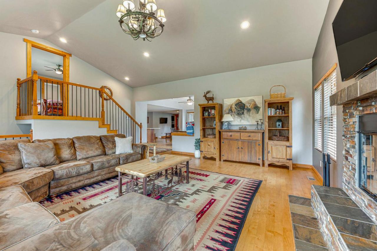 2 Mi to Downtown Home with Hot Tub in Estes Park! - B&B