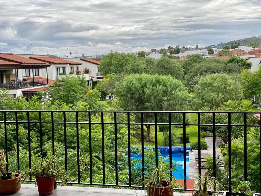 3BD 2BA, AC Pool, Gym, Parking and Security - Chambres d’hôtes San Miguel de Allende
