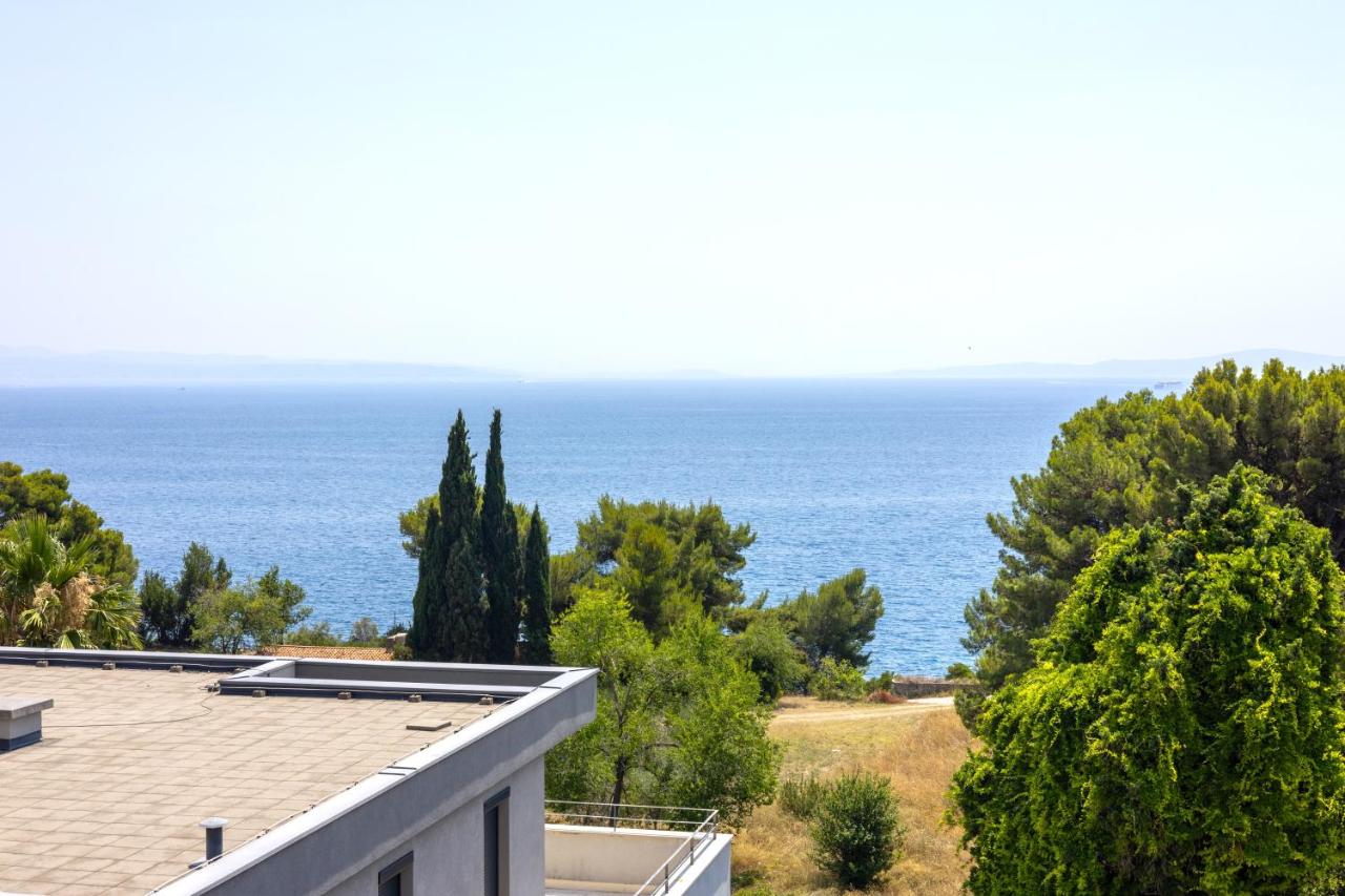 Three-Bedroom Premium Apartment with Balcony