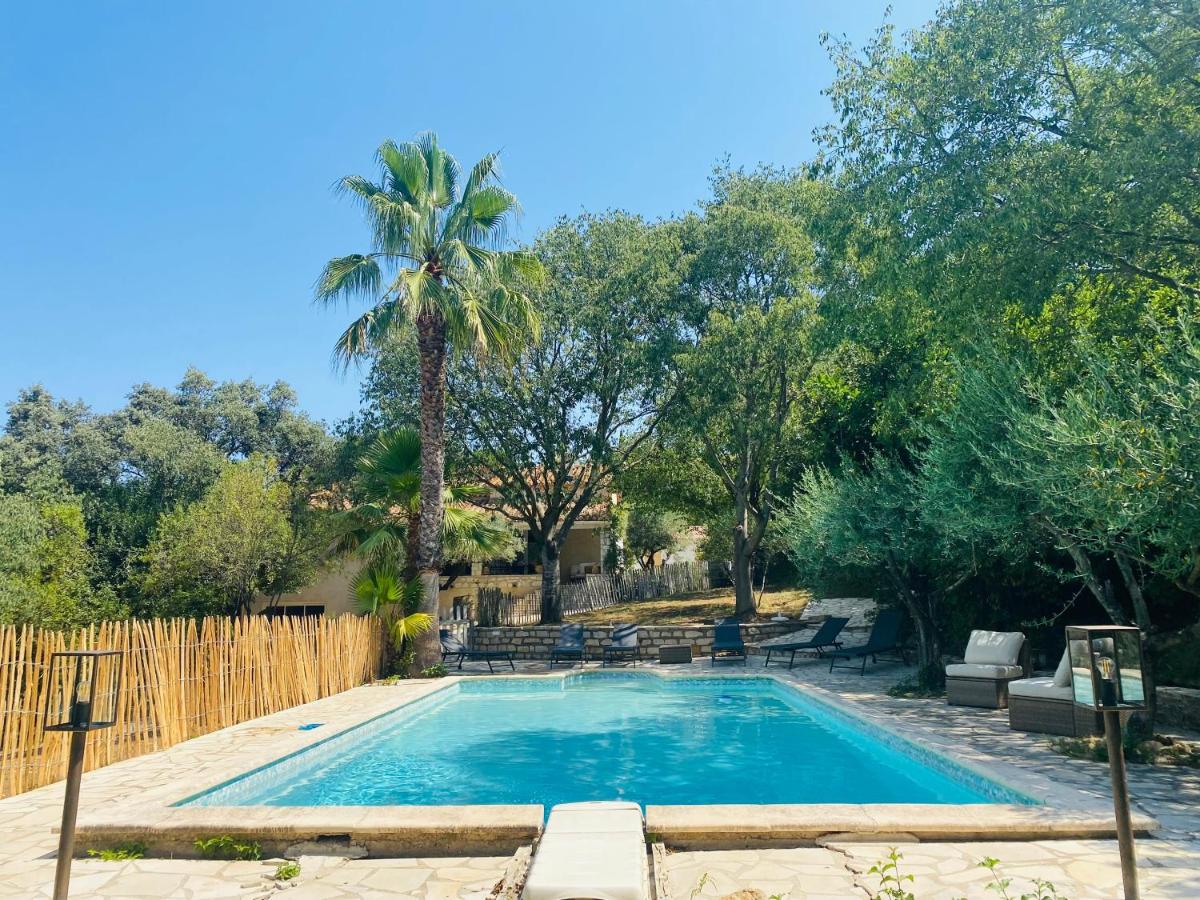 Magnifique Villa typique du Sud avec Piscine privée et jardin méditerranéen - Chambres d’hôtes