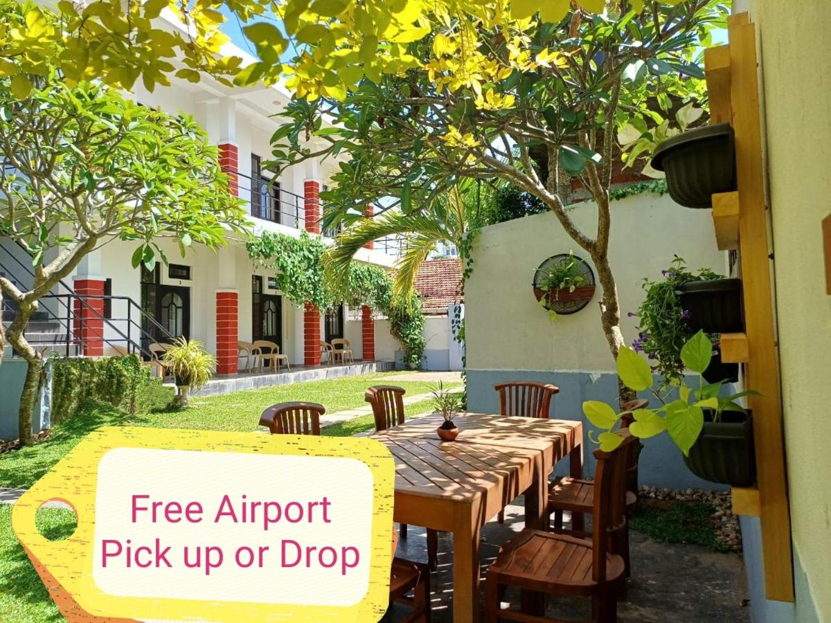 Beach Hotel D87 Negombo - B&B
