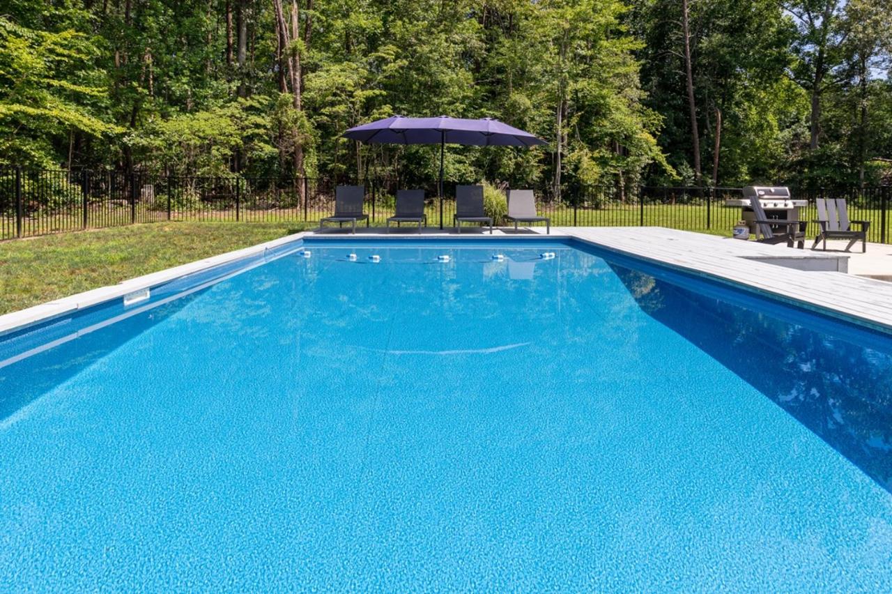 Oasis Near Charlottesville With Pool, Grill - B&B
