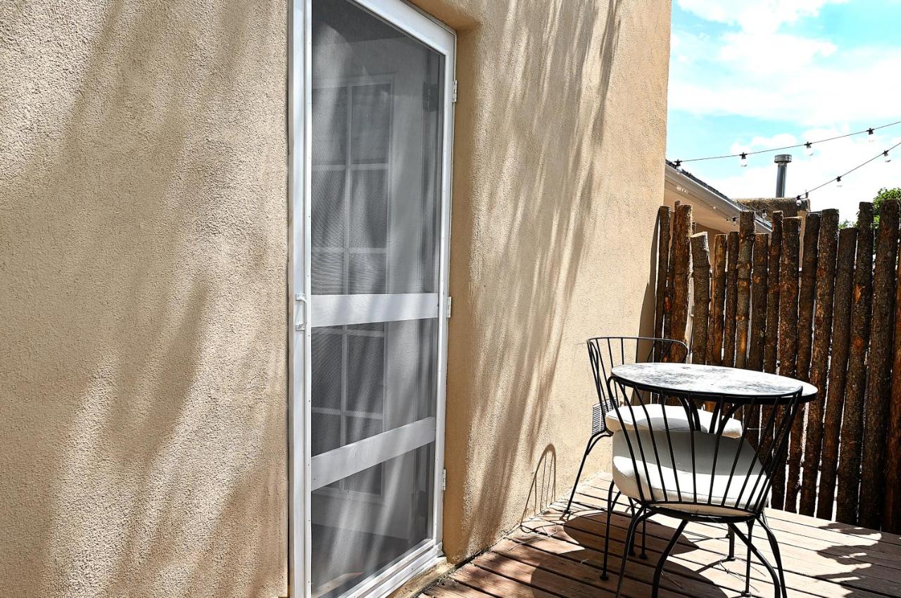 Dos Hermanas Casita 4 Downtown Courtyard Patio - Bed and Breakfast