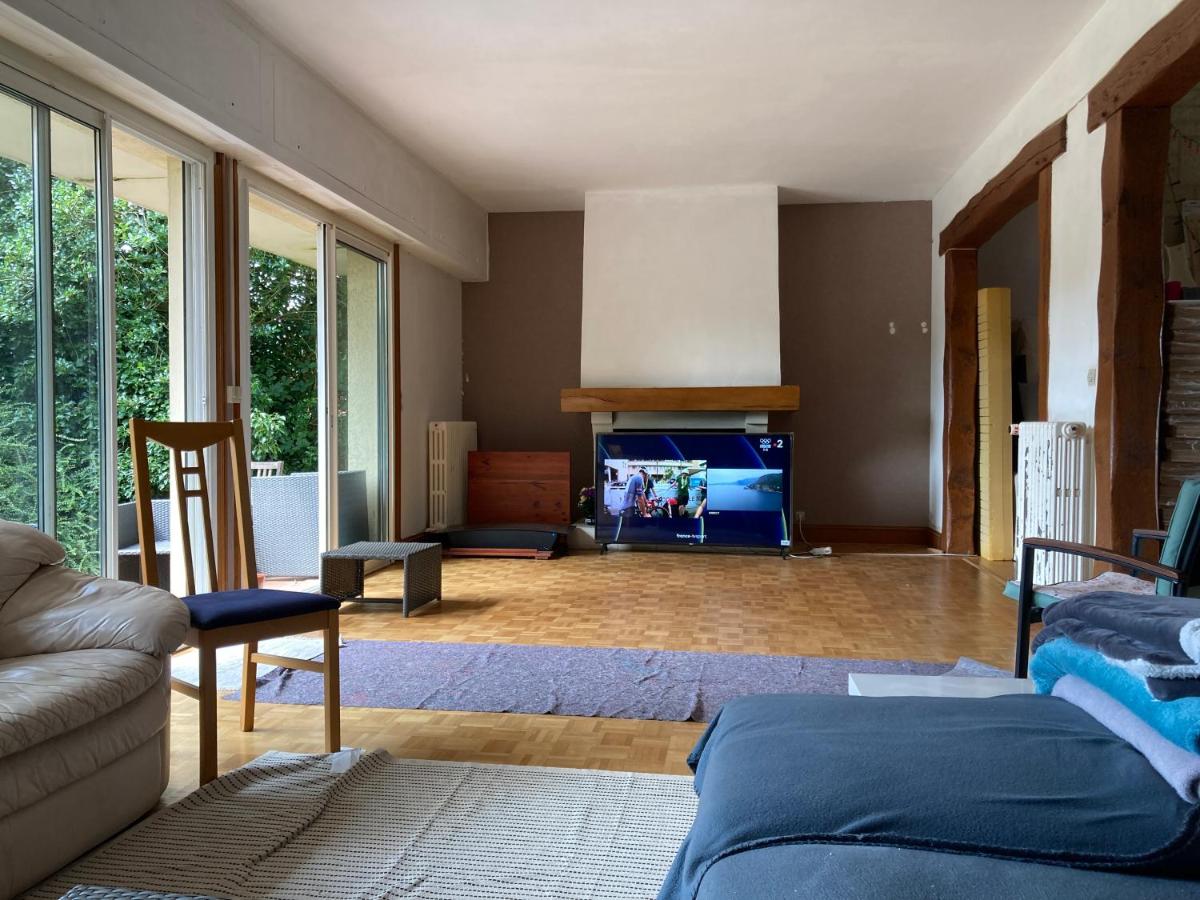 5 Chambres dans une grande maison - B&B Auneau
