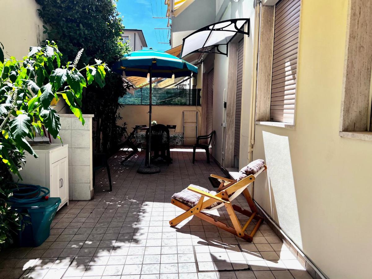 Viareggio on the Beach - Apartment - B&B