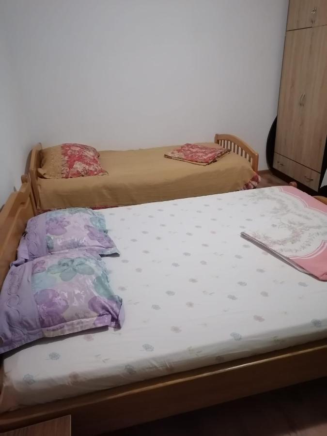 Apartment With Shared Bathroom