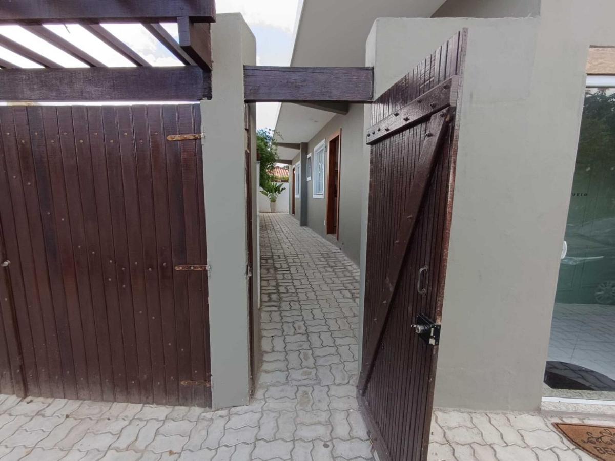 Confortável Suíte, 50mt Praia de Manguinhos Búzios - B&B