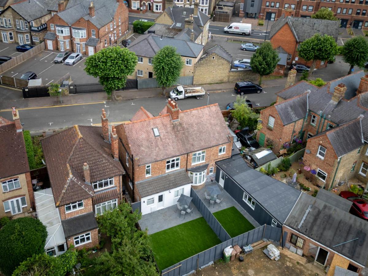Stanley Park House Peterborough - 3 bed, 3 bathroom, parking, garden - Ferienwohnung Peterborough