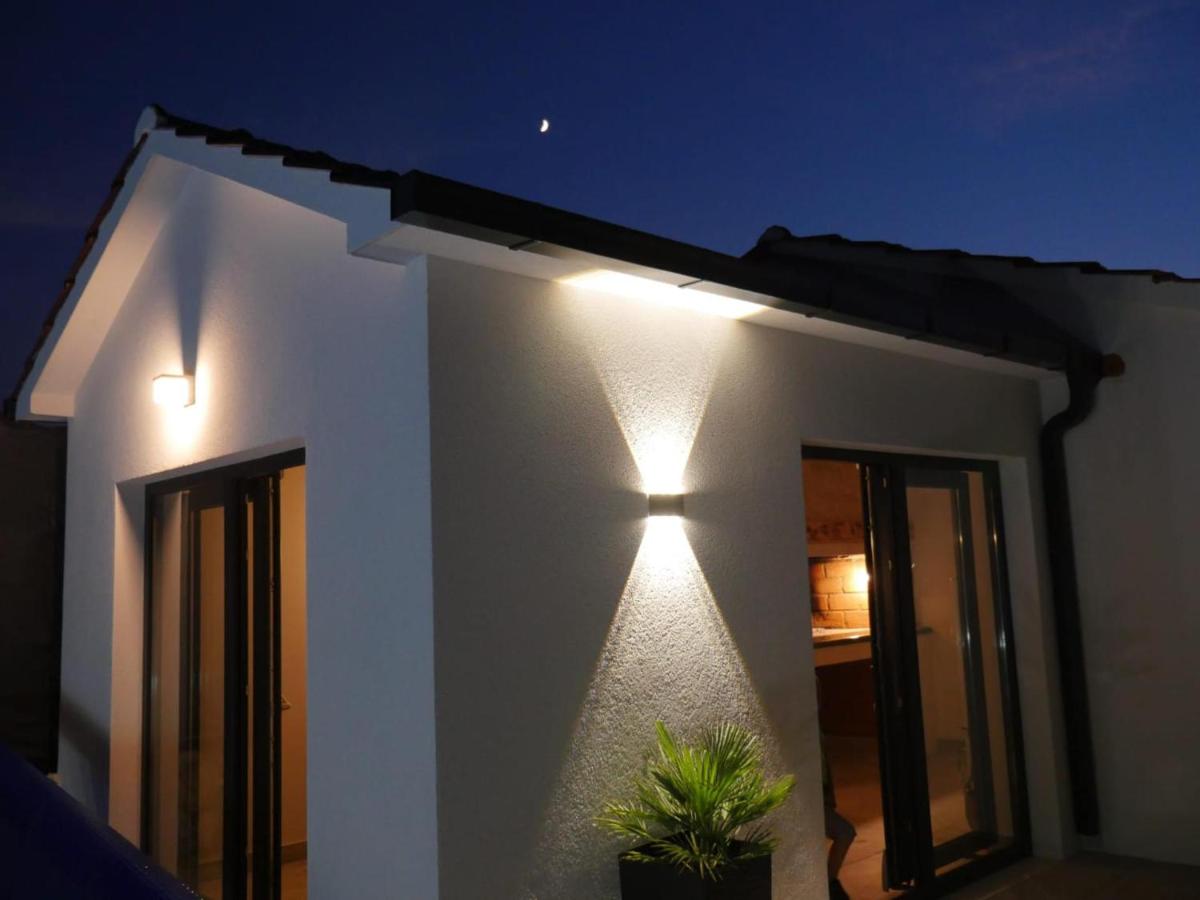 Cosy Apartment ShadesOfBlue M&M with private pool - Bed and Breakfast Imotski