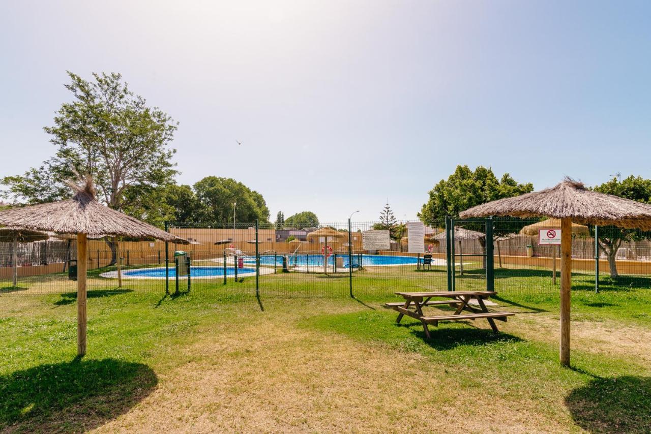 Chalet en Algeciras Con Piscina, Paddle a 4 Minutos de Playa de Getares - Bed and Breakfast Algeciras