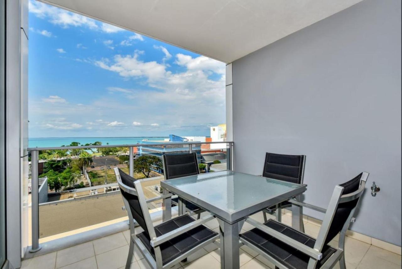 Light and Spacious CBD Apartment with Ocean views - Ferienwohnung Darwin