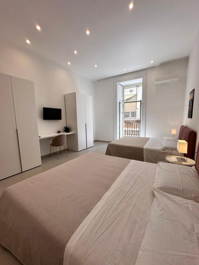 Camera Quadrupla Premium