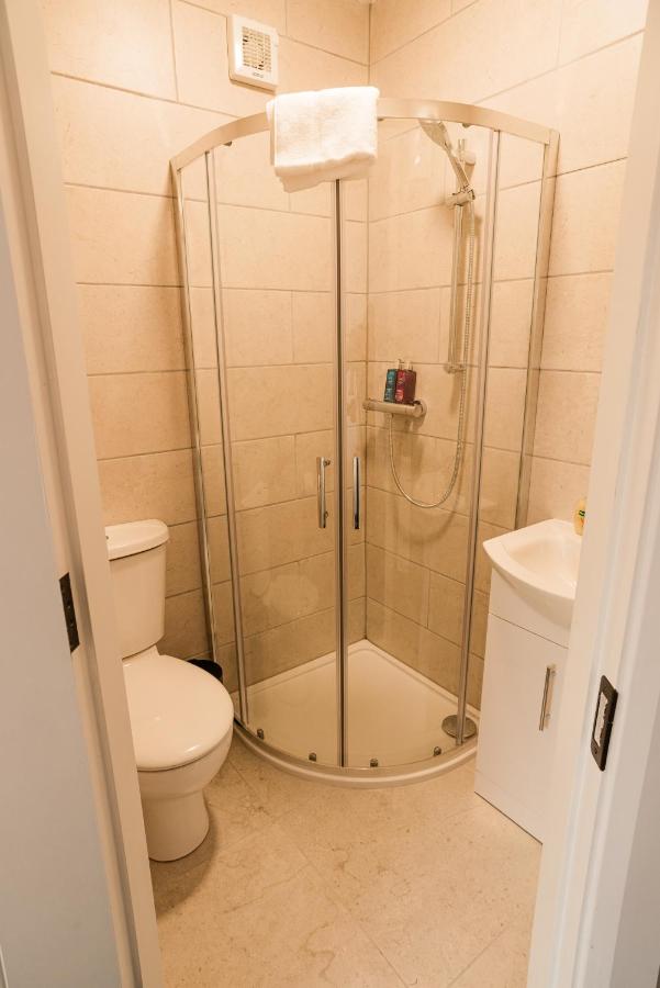 Camera Doppia con Letti Singoli con Bagno Privato 