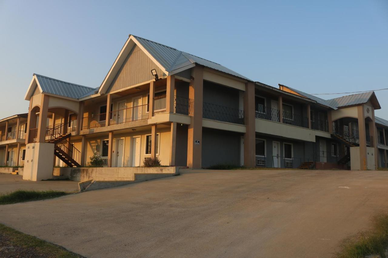 MG INN AND Suites - Chambres d’hôtes Zapata