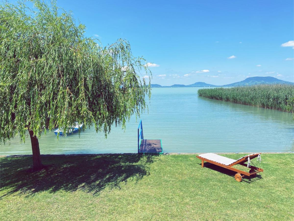 BALATON A KERTBEN - BALATON IN THE GARDEN - Beachfront houses with beautiful view, private beach - Ferienwohnung Balatonfenyves
