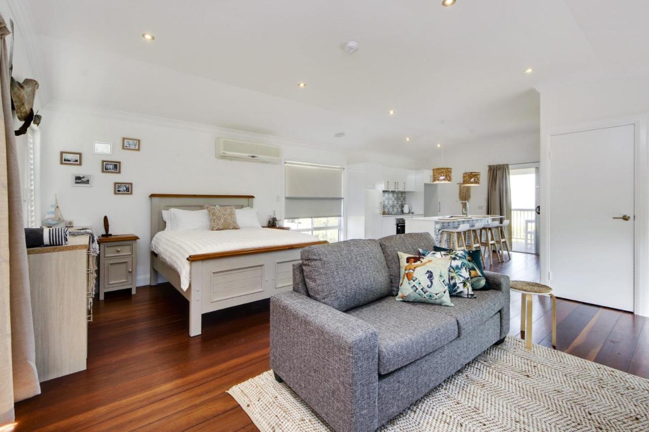 Coastal Hideaway - Full Linen Provided - B&B