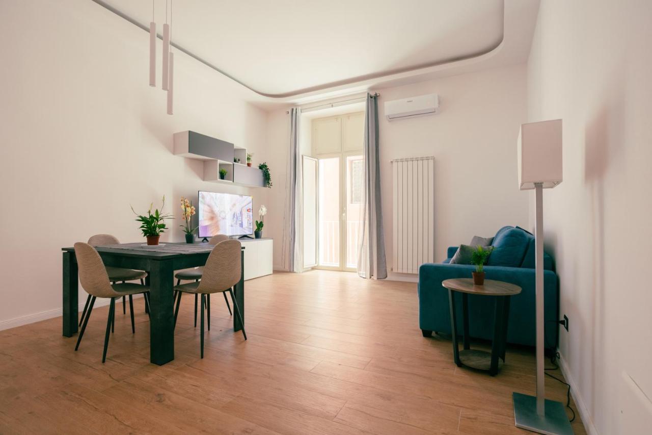 Song House Apartment centro storico 7 pax - Chambres d'hôtes Naples