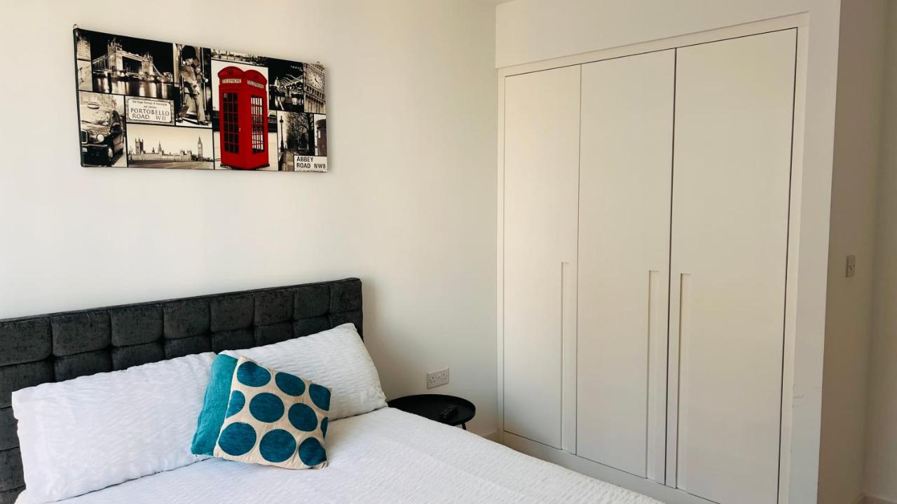 Lush Living - Double Room with Private Bathroom - B&B