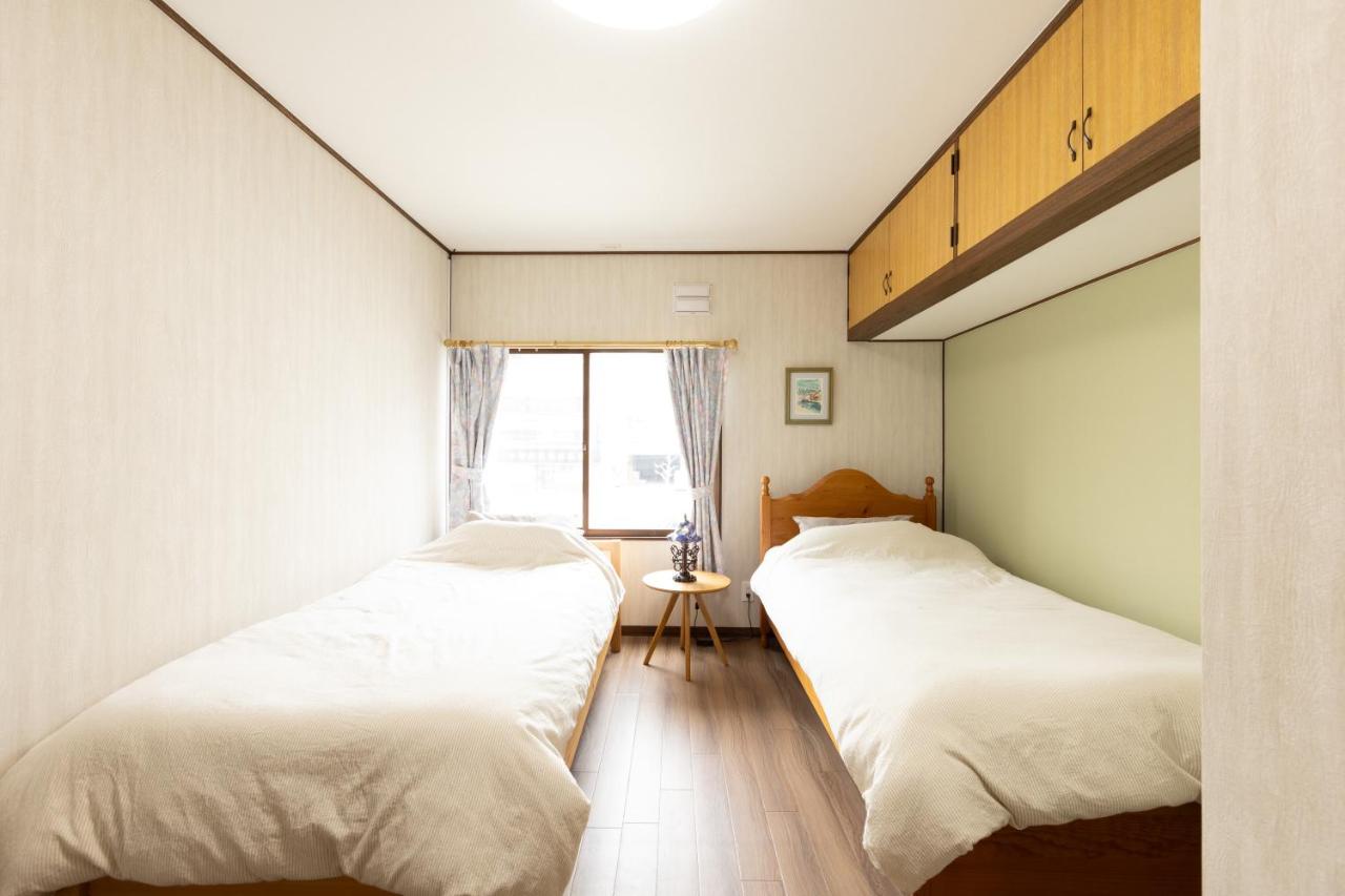 Twin Room with Shared Bathroom
