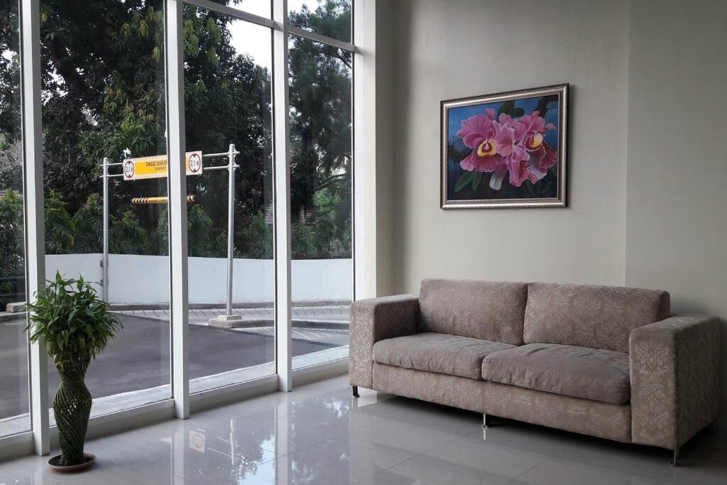 Cozy Studio Apartment in South Jakarta by Miapato - B&B Giacarta