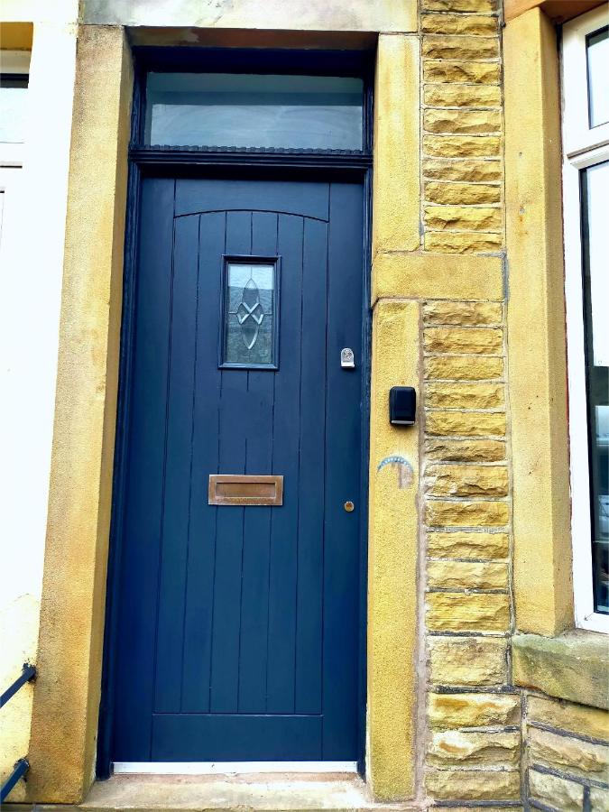 Newly Renovated 3 Bedroom House, 6 beds with 2 showers, near University Town Centre - Chambres d'hôtes Lancaster