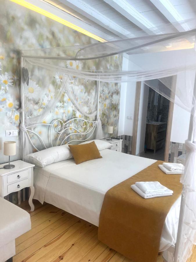 Family Room with Garden View