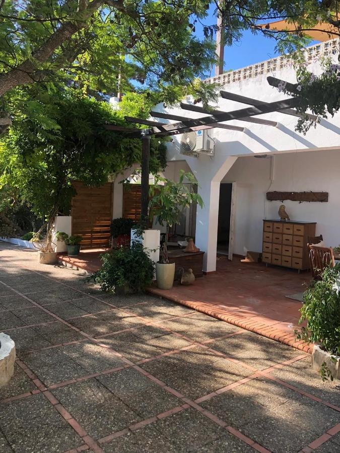 Abajo Stijlvol appartement met zwembad en tuin - Bed and Breakfast