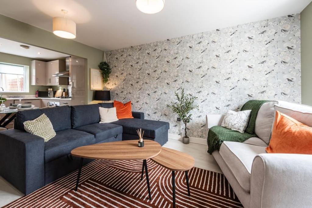 Modern House 2 Bedroom 5 Beds - B&B