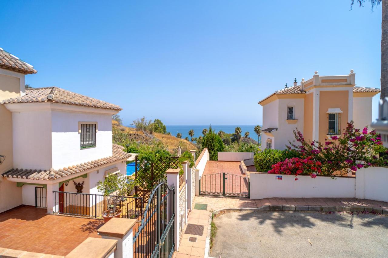Villa Calidum - Private Pool, Sea Views & 5min from Nerja - Bed and Breakfast Torrox Costa