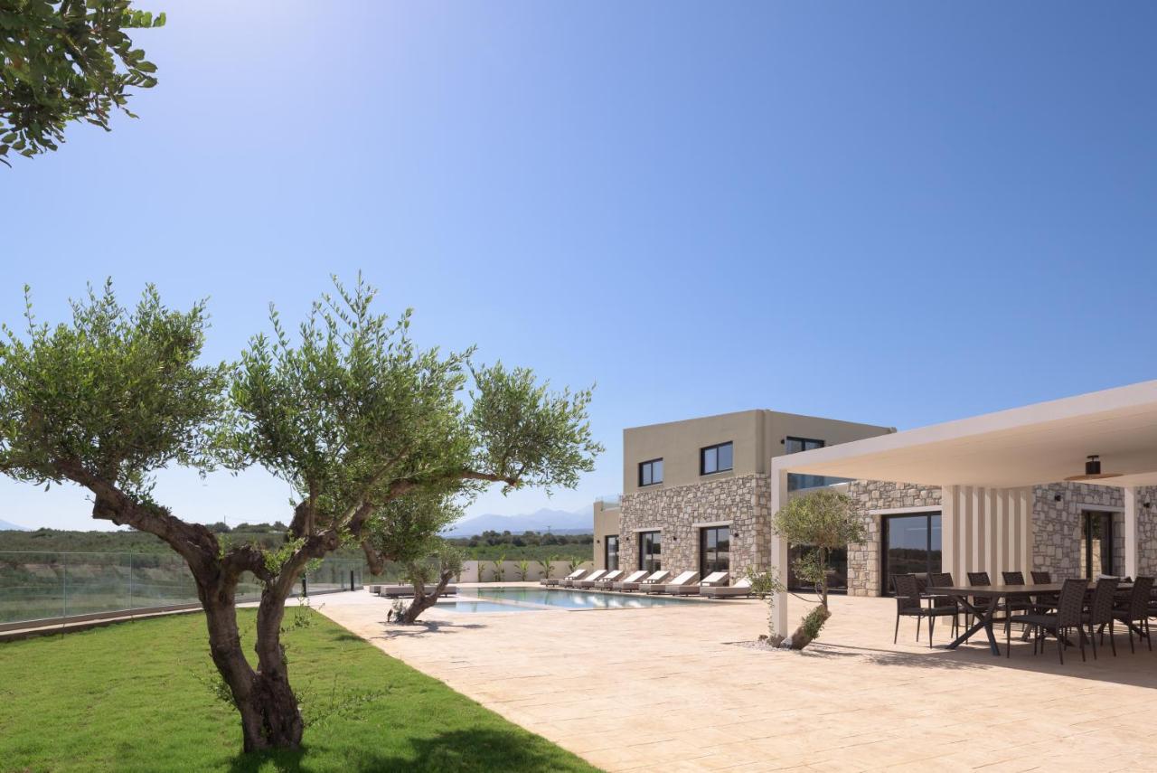 Elia Villa, with Pool, SeaViews & Iconic Design, By ThinkVilla - B&B Astérion
