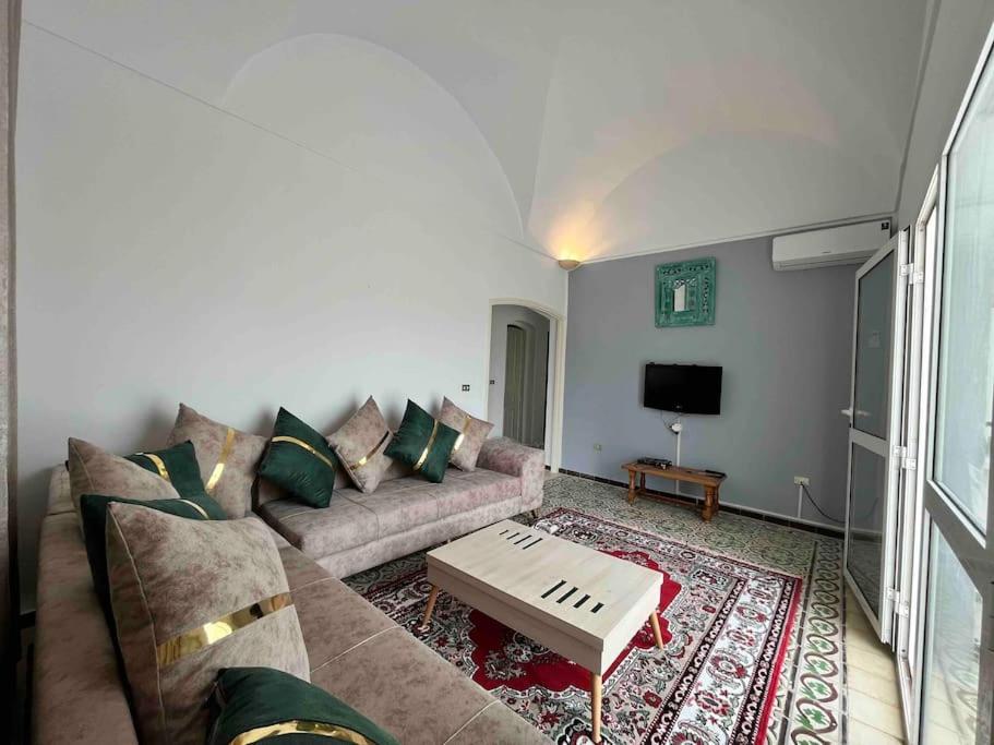 Étage de villa vue montagne et mer - B&B