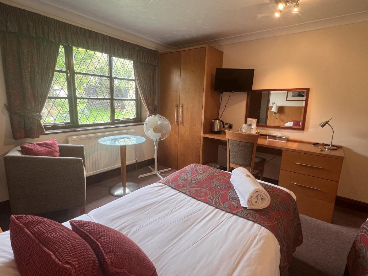 Twin Room with Bath