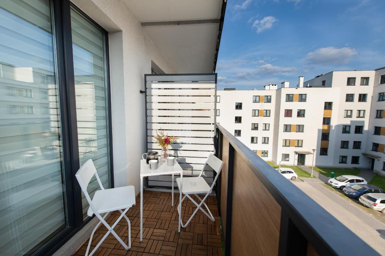 Poznań Karpia Apartment - 50m2, Parking, Balcony - by Rentujemy - B&B