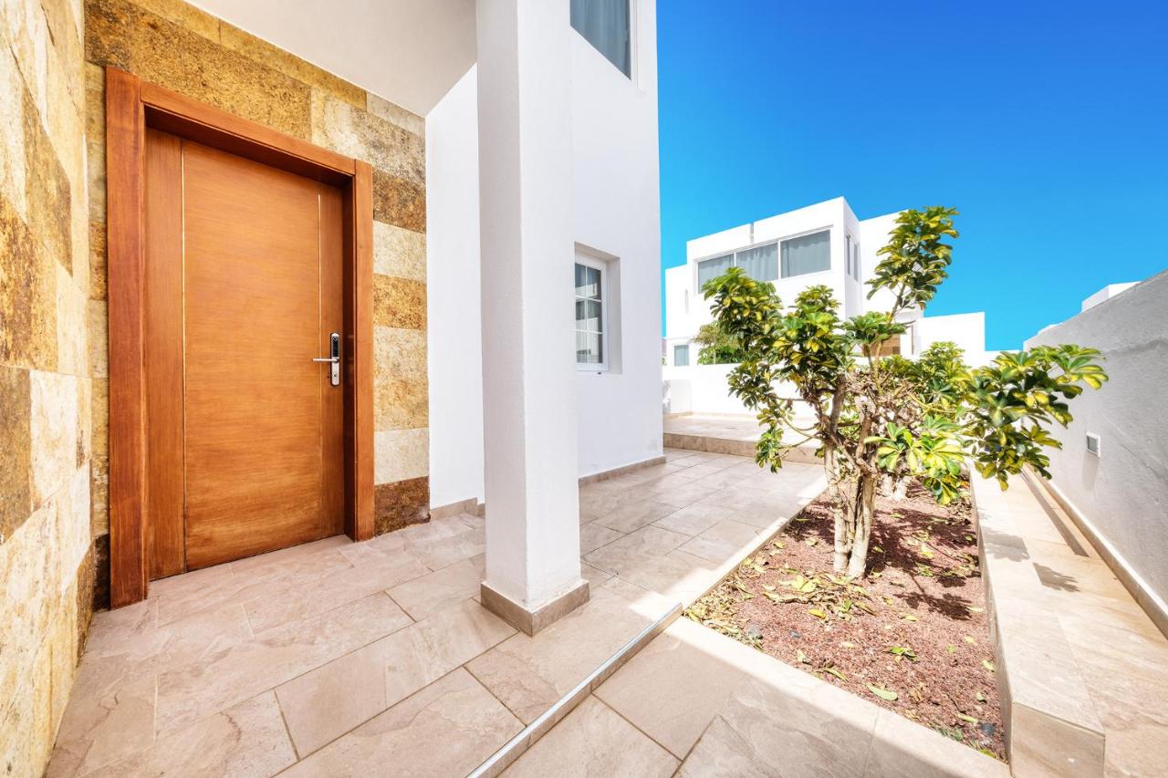 Lanzarote 2-private pool, BBQ, air-con - Bed and Breakfast Playa Blanca