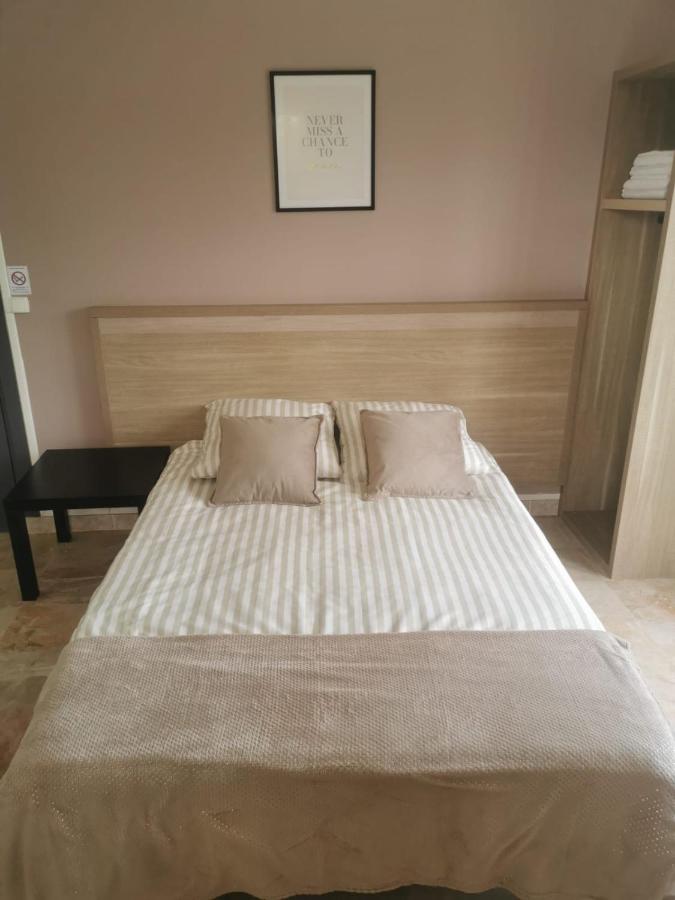 Appartement 2 , DISNEYLAND - PARKING GRATUIT - MAISON DES PLATANES - Chambres d’hôtes