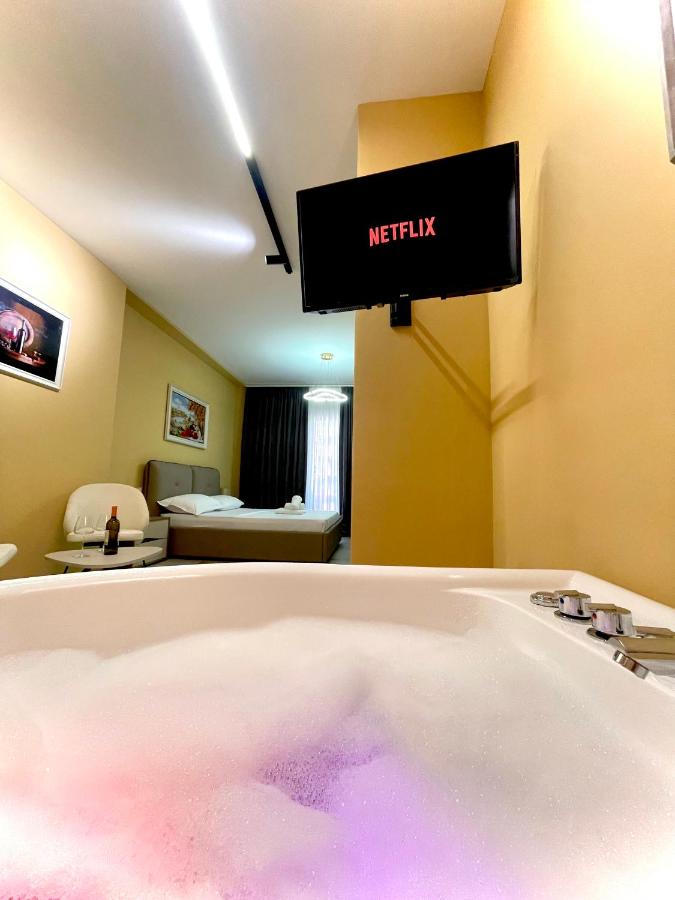 King Room with Spa Bath