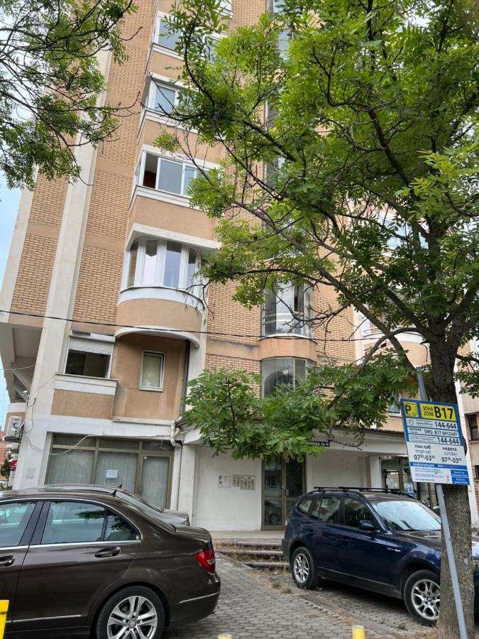 Charming Studio apt with parking - Ferienwohnung