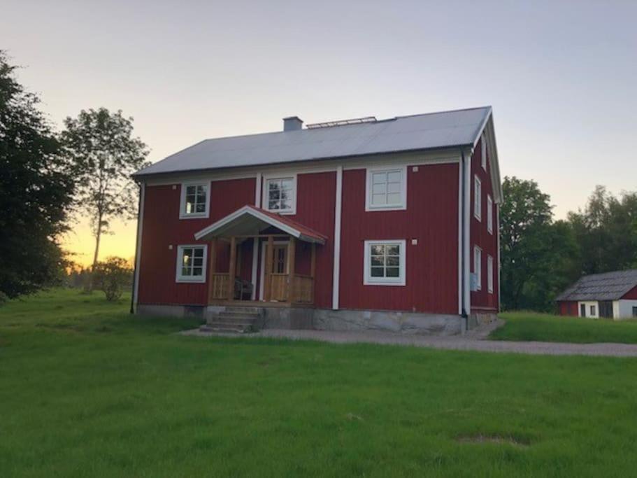 Newly renovated cozy house Urshult-Åsnen-south Småland - B&B