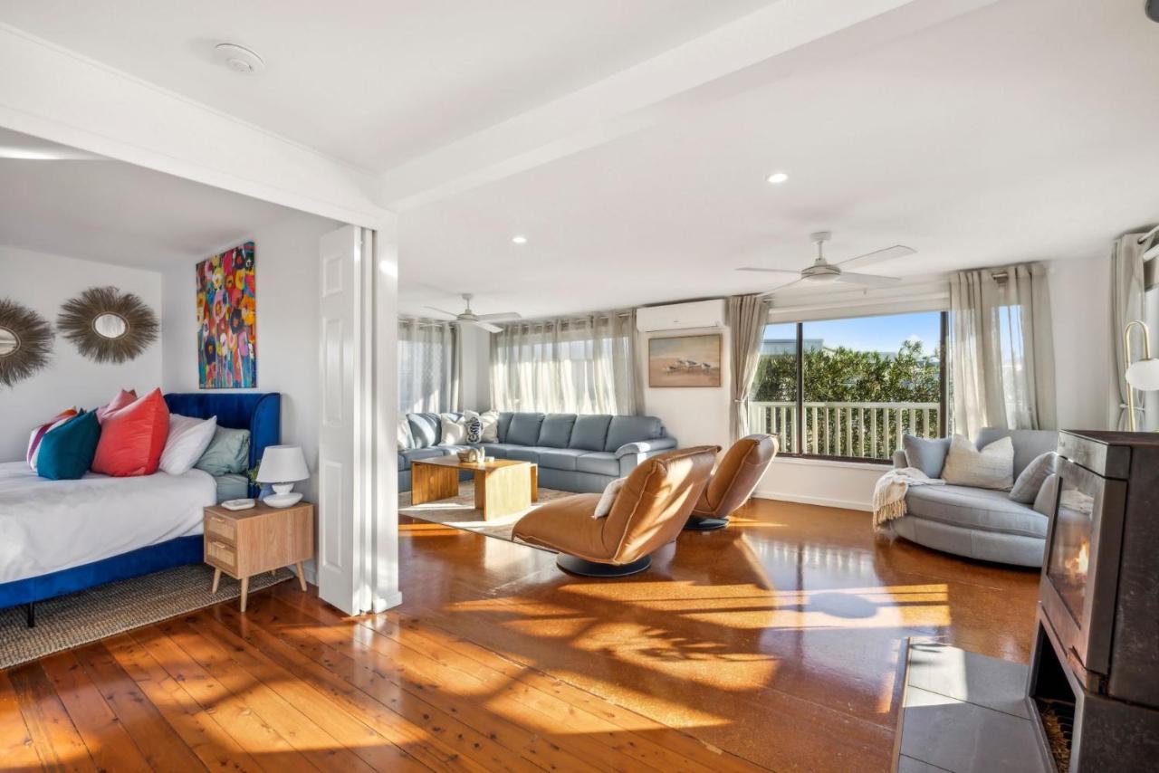 Bombora - B&B Arrawarra