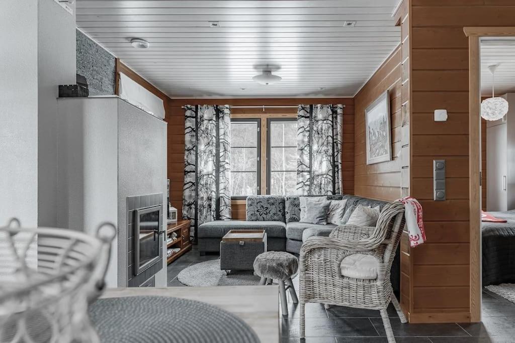 Hullun Mustikka Saukkopari - Bed and Breakfast Ruka