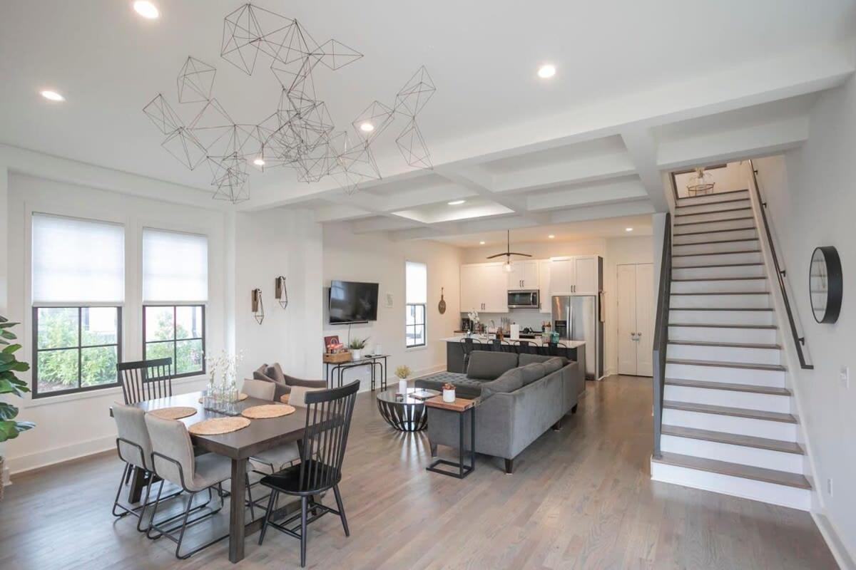 Five Block Walk From Historical Downtown Franklin - B&B