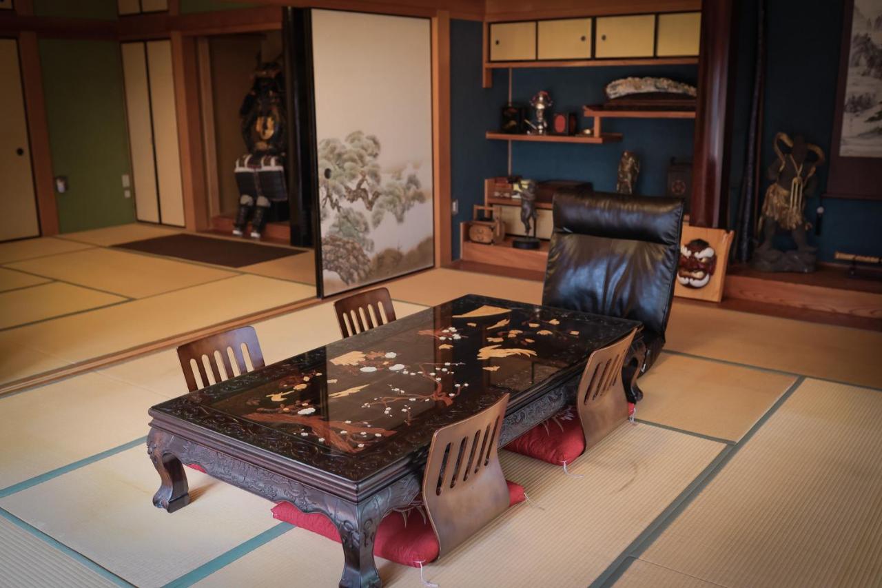 Family Room with Garden View