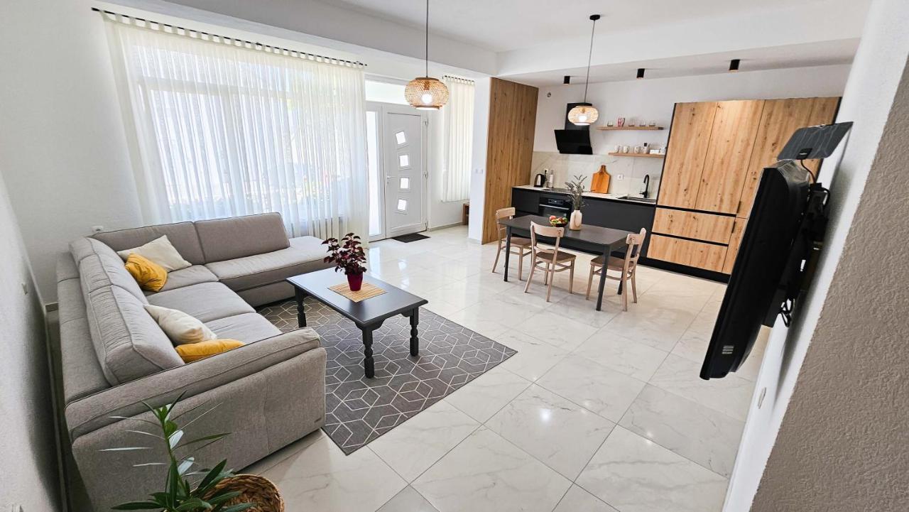 Dora - Ferienwohnung