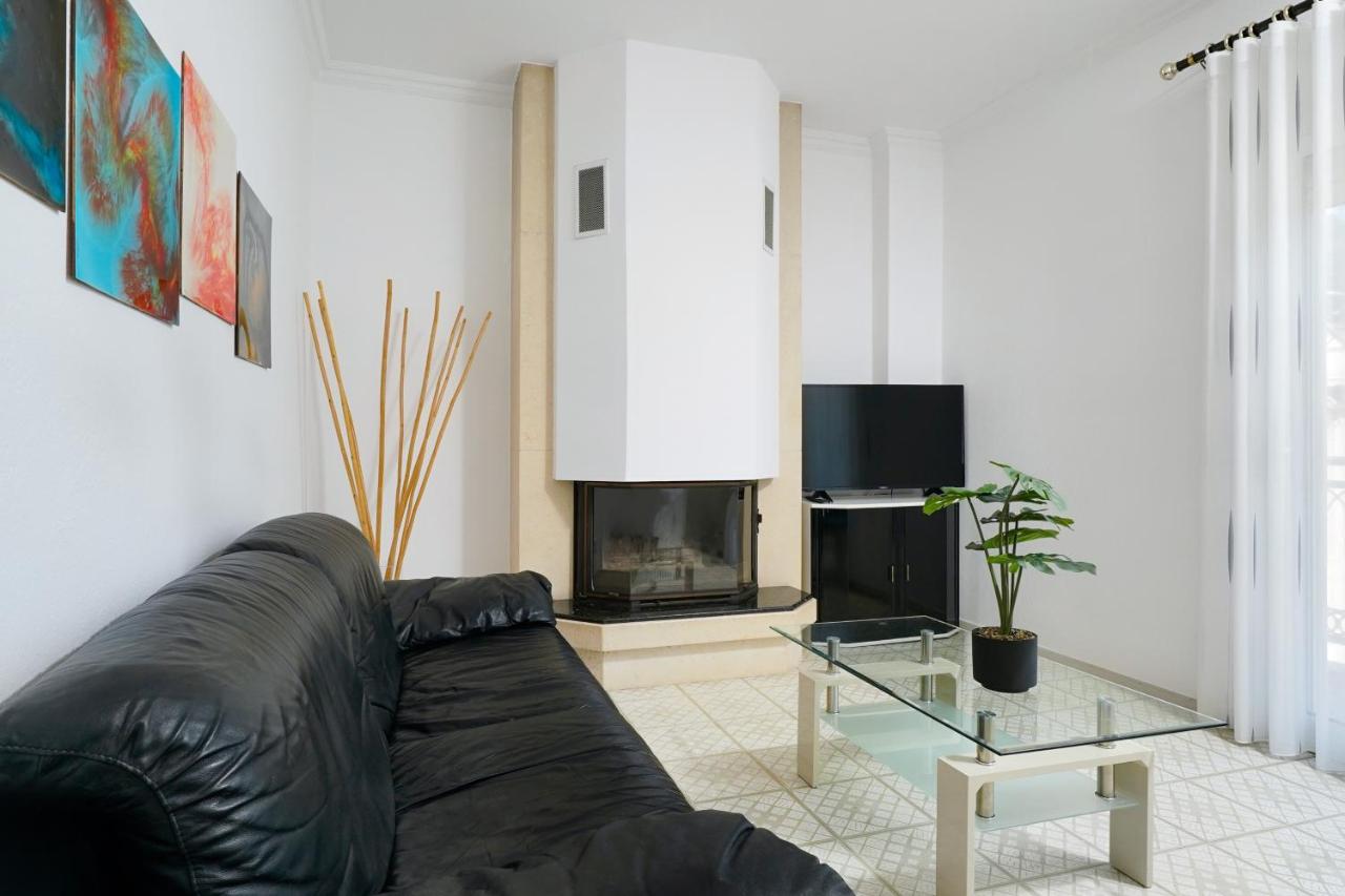 Appartamento con 3 Camere da Letto - Piano Alto