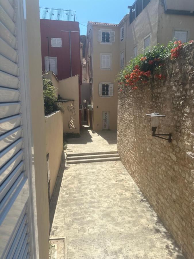 Studio mit Balkon