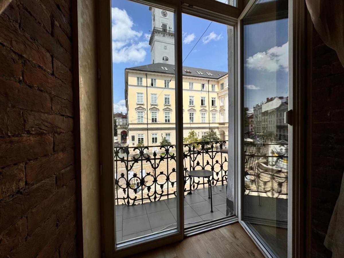 Апартаменти на Площі Ринок, 20 - B&B