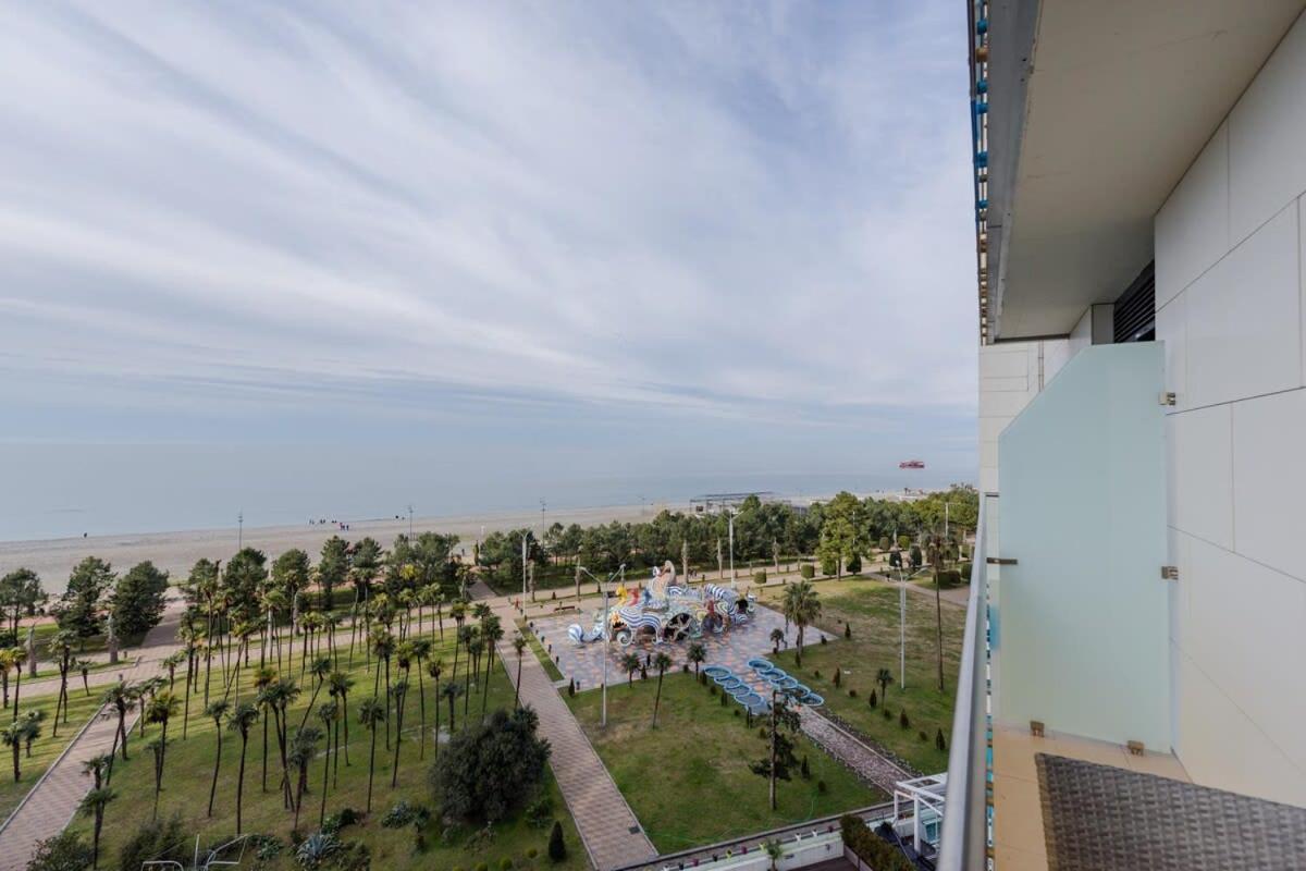 Stylish Apt in The Belle Vue Residence In Batumi With Balcony and Sea View - Chambres d'hôtes Batoumi