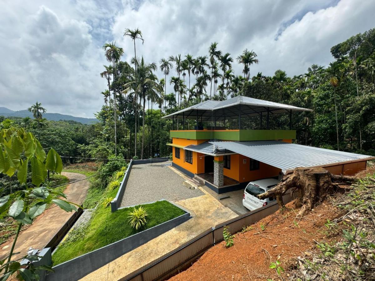 Orange Homestay - B&B Attapady