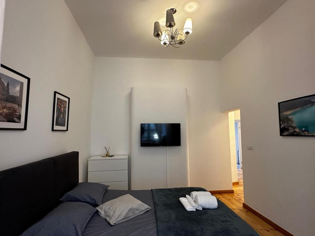 Rynek 5 Stara Winiarnia - B&B